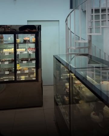 MOJO CAKES display counters